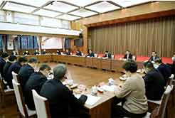 李強(qiáng)指出要讓上海持續(xù)彰顯美、追求高顏值、暖的表情